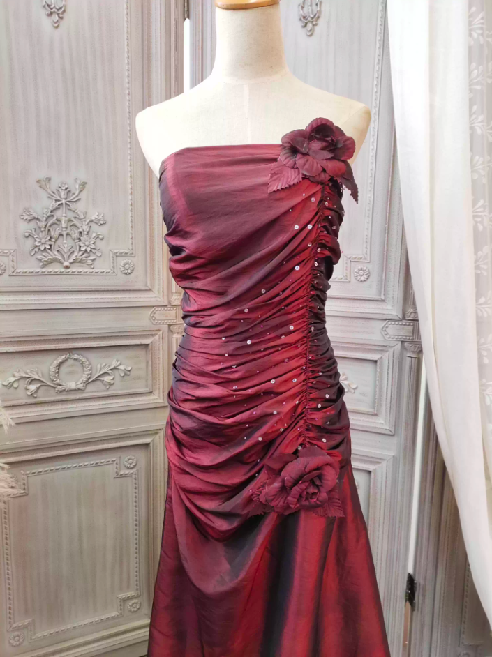 Elegantes Vintage Burgund Trägerloses Gerafftes Satin Langes Ballkleid Abendkleid P4351