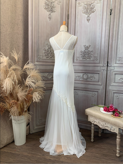 Elegantes weißes Meerjungfrauen-Abendkleid aus Chiffon mit Perlen ohne Ärmel P4352