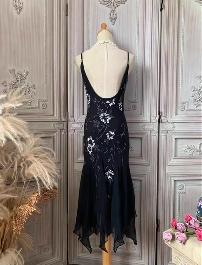 Elegantes schwarzes Meerjungfrau-Abendkleid mit Spaghettiträgern, V-Ausschnitt, Perlen und Chiffon P4354