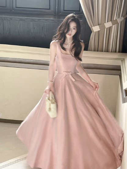 Robe de soirée longue trapèze rose bonbon en satin à fines bretelles et col carré pour bal de promo ou demoiselle d'honneur P4358