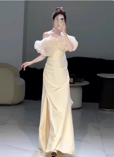 Süßes Cremegelb A-Linie Carmen-Ausschnitt Schleifenverziert Hoher Schlitz Satin Langes Ballkleid Abendkleid P4360