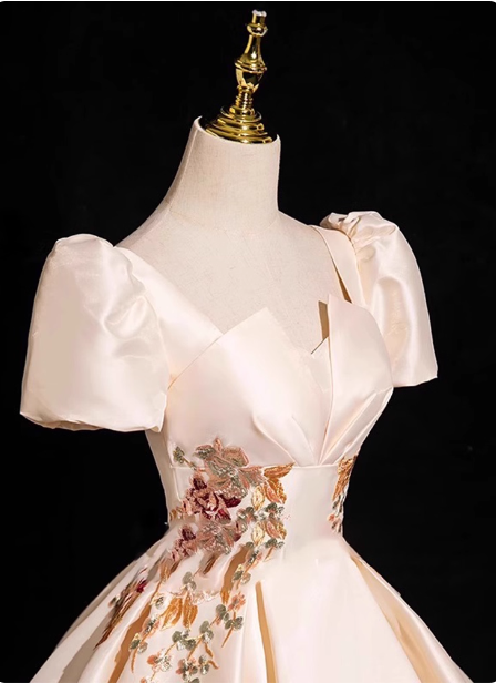 Prinzessin Helles Champagner Kurzarm Blumenbesticktes Ballkleid Abendkleid P4363