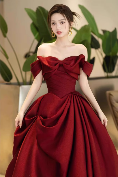 Elegantes burgunderrotes A-Linien-Off-Shoulder-Abendkleid aus Satin mit Schleifen-Verzierung P4366