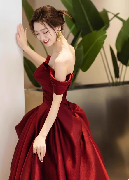 Elegantes burgunderrotes A-Linien-Off-Shoulder-Abendkleid aus Satin mit Schleifen-Verzierung P4366