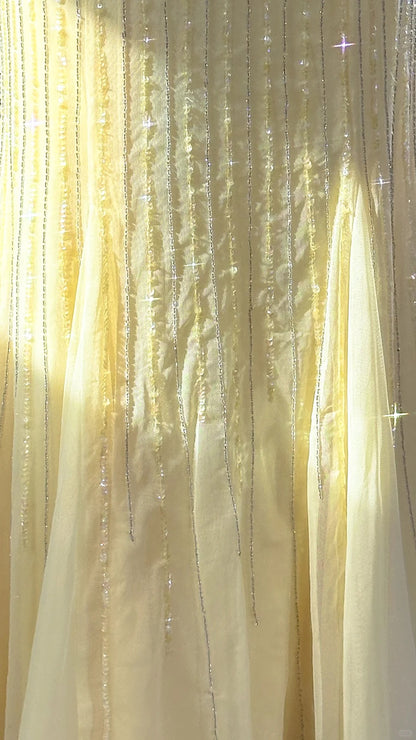 Elegantes Meerjungfrauen-Abendkleid in Blassgelb, Trägerlos, Rückenfrei, Perlenbesetzt, Chiffon, Lang, Ballkleid P4038