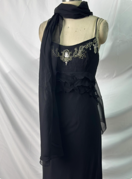 Elegantes Vintage Schwarzes Meerjungfrau Abendkleid mit dünnen Trägern und Stickereien aus Chiffon P4385