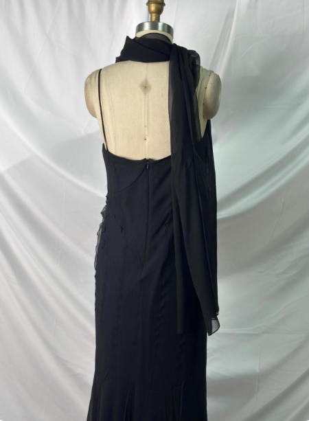 Elegantes Vintage Schwarzes Meerjungfrau Abendkleid mit dünnen Trägern und Stickereien aus Chiffon P4385