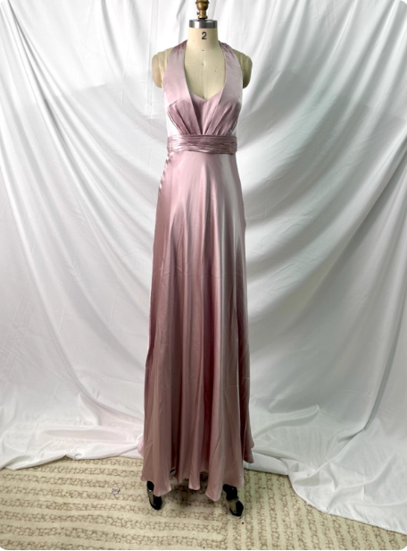 Elegantes rosa Neckholder-V-Ausschnitt Slim-Fit Satin Langarm-Abendkleid P4387