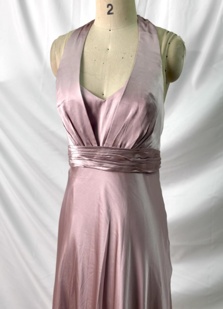 Elegantes rosa Neckholder-V-Ausschnitt Slim-Fit Satin Langarm-Abendkleid P4387