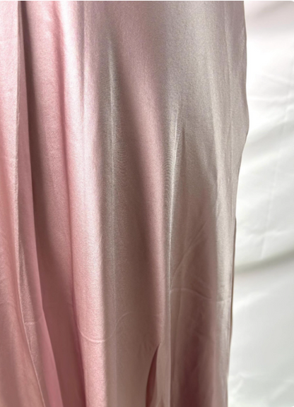Elegantes rosa Neckholder-V-Ausschnitt Slim-Fit Satin Langarm-Abendkleid P4387