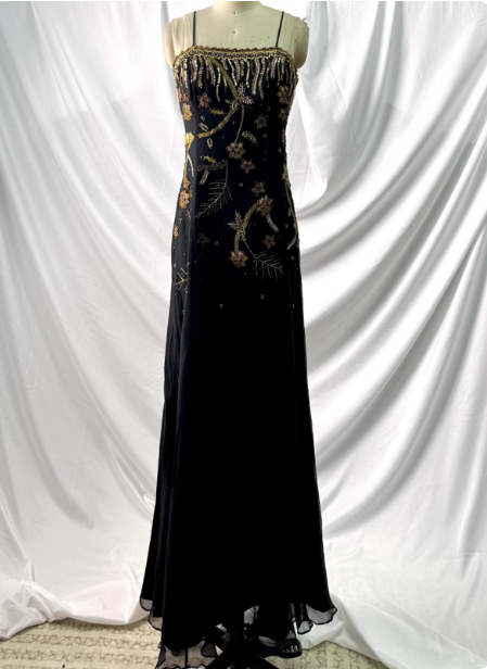 Luxuriöses Vintage Schwarzes Chiffon Abendkleid mit dünnen Trägern und goldener Perlenstickerei P4391