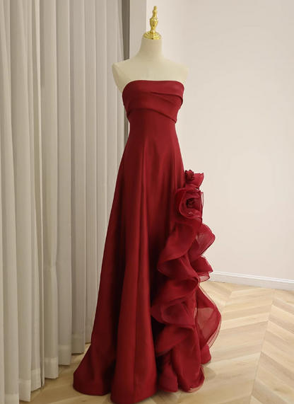 Elegantes burgunderrotes 3D-Blumen besticktes trägerloses Satin-langes Ballkleid Abendkleid P4438