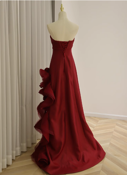 Elegantes burgunderrotes 3D-Blumen besticktes trägerloses Satin-langes Ballkleid Abendkleid P4438