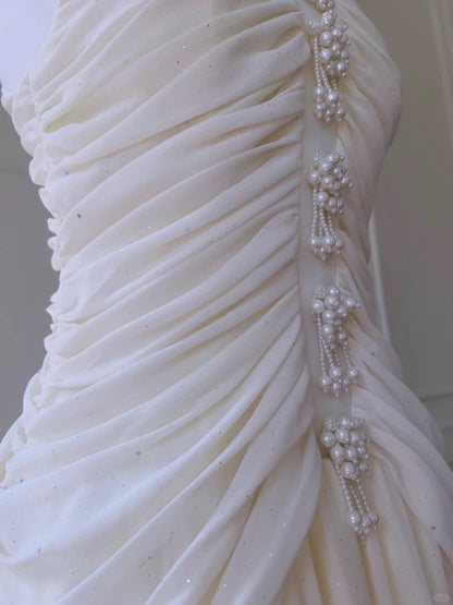 Elegantes elfenbeinfarbenes A-Linien Neckholder Perlen Falten Chiffon Ballkleid Abendkleid P4044