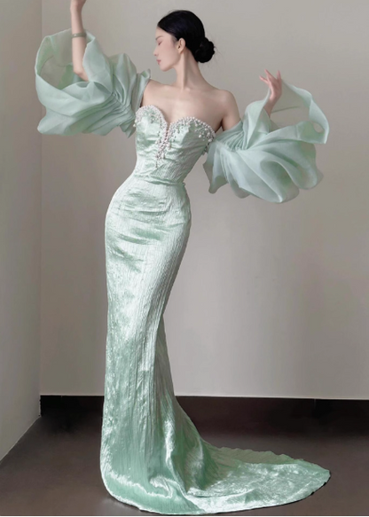 Elegantes, helles mintgrünes Meerjungfrauen-Abendkleid mit Herzausschnitt, Perlen-Rücken und glänzendem Satin-Schleppe, Ballkleid P4449
