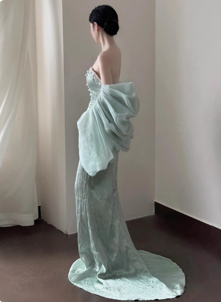 Elegantes, helles mintgrünes Meerjungfrauen-Abendkleid mit Herzausschnitt, Perlen-Rücken und glänzendem Satin-Schleppe, Ballkleid P4449
