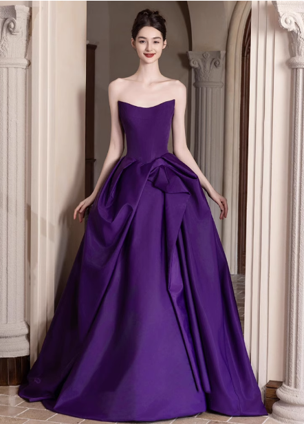 Elegantes dunkelviolettes schulterfreies A-Linien-Ballkleid aus Satin, langes Abendkleid P4452