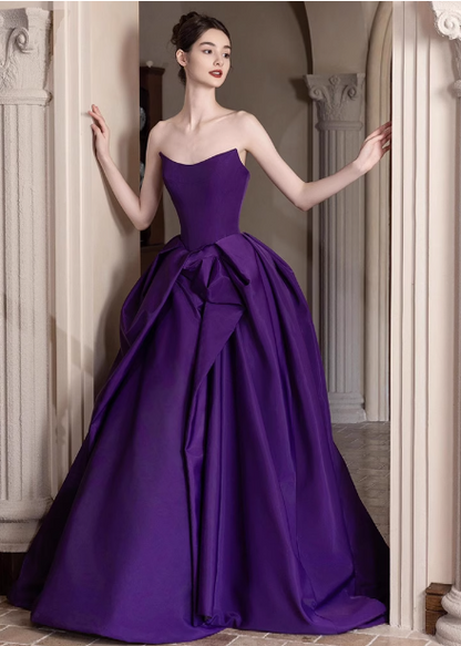Elegantes dunkelviolettes schulterfreies A-Linien-Ballkleid aus Satin, langes Abendkleid P4452