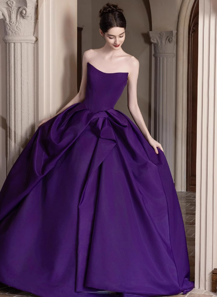 Elegantes dunkelviolettes schulterfreies A-Linien-Ballkleid aus Satin, langes Abendkleid P4452