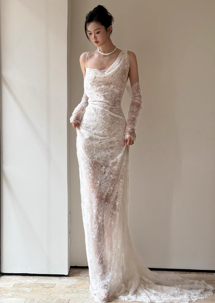 Elegant White Strappy Backless Lace Train Wedding Dress P4453