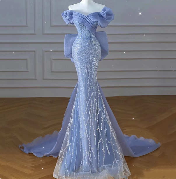 Elegantes, verträumtes blaues Meerjungfrauen-Abendkleid mit schulterfreiem Bogen, Pailletten und Tüllschleppe P4458
