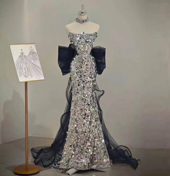 Wunderschönes silbernes Meerjungfrauen-Trägerkleid mit Schleife, Pailletten und Schleppe, Ballkleid Abendkleid P4460