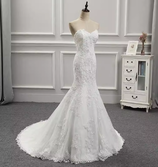Elegant White Mermaid Sweetheart Neck Lace Train Wedding Dress P4467