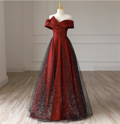 Elegantes burgunderrotes schulterfreies A-Linien-Satin-Tüll-langes Ballkleid Abendkleid P4472
