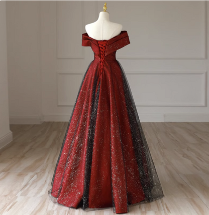 Elegantes burgunderrotes schulterfreies A-Linien-Satin-Tüll-langes Ballkleid Abendkleid P4472
