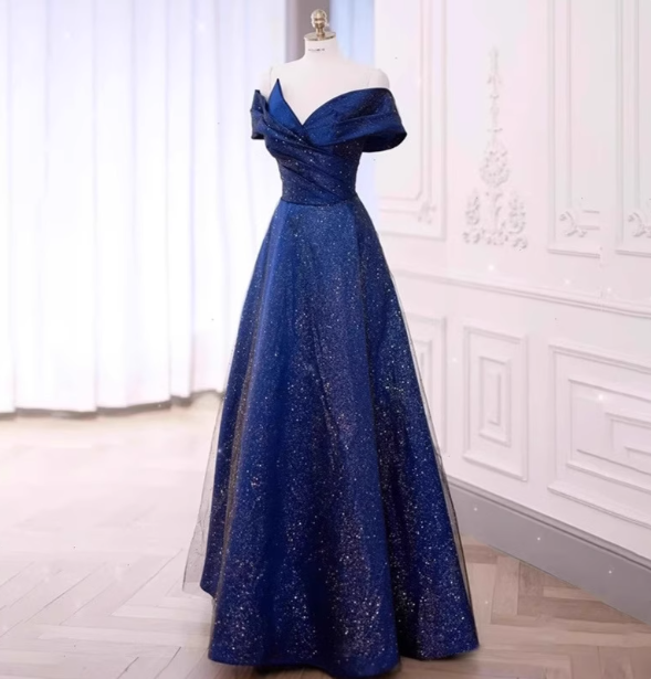 Elegantes burgunderrotes schulterfreies A-Linien-Satin-Tüll-langes Ballkleid Abendkleid P4472