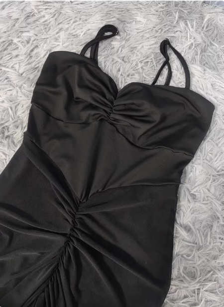 Elegantes schwarzes Meerjungfrau-Spaghettiträger-Kleid mit Raffungen aus Chiffon, langes Ballkleid Abendkleid P4486