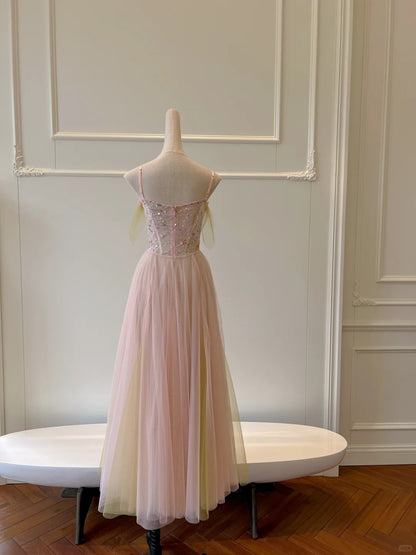 Robe de soirée longue trapèze en tulle à paillettes avec bretelles rose doux P4049
