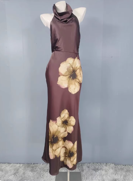Vintage Elegantes Dunkelbraunes bedrucktes Neckholder-Kleid mit offener Rückenpartie aus Satin, langes Ballkleid Abendkleid P4491