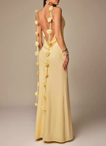 Elegantes blassgelbes 3D-Rosen Spaghettiträger Abendkleid mit offenem Rücken, schmal geschnitten, Satin, langes Ballkleid P4492