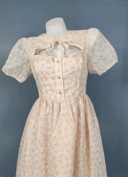 Süßes helles Aprikose A-Linien-Chiffon-Ballkleid mit Blumenmuster und Puffärmeln P4496