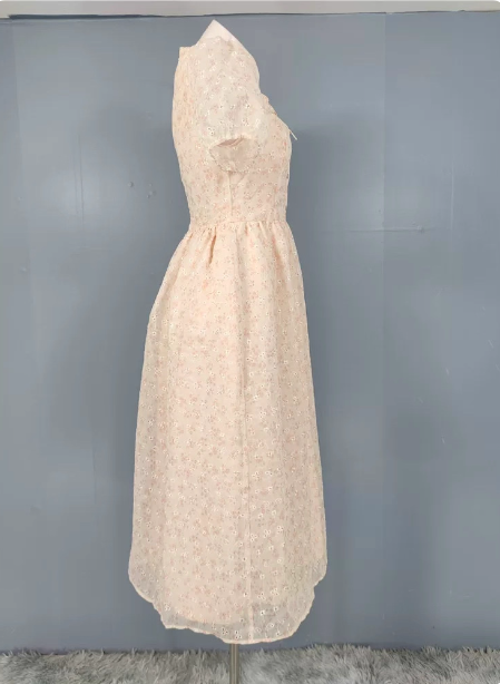 Süßes helles Aprikose A-Linien-Chiffon-Ballkleid mit Blumenmuster und Puffärmeln P4496