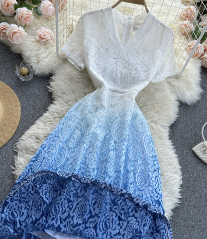 Mignonne robe évasée en dentelle à col en V P332