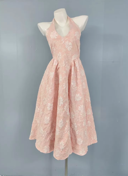 Süßes rosafarbenes A-Linien Neckholder-Abendkleid aus Jacquard mit V-Ausschnitt P4503