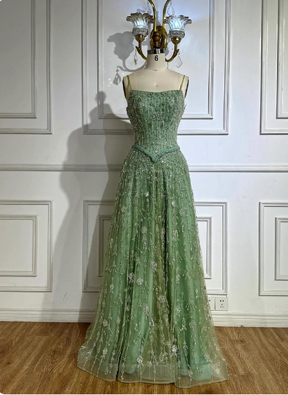 Wunderschönes grünes A-Linien-Kleid mit quadratischem Ausschnitt, Spaghettiträgern, Perlenstickerei und Tüll für den Abschlussball oder Abend P4517