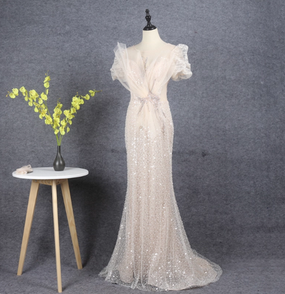 Elegantes Champagner Meerjungfrau Ballkleid mit Puffärmeln, Pailletten und Schleppe Abendkleid P4518