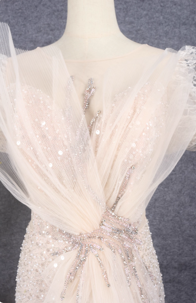 Elegantes Champagner Meerjungfrau Ballkleid mit Puffärmeln, Pailletten und Schleppe Abendkleid P4518