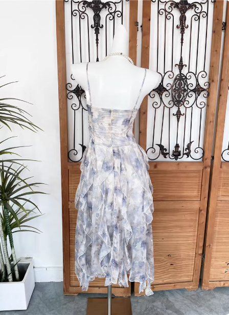 Elegant Printed Spaghetti Strap V-neck Ruffled Layered Tulle Prom Dress P4525