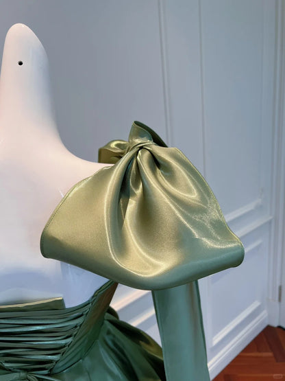 Vintage Olivgrünes A-Linien-Satin-Abschlussballkleid mit Schleifenträgern, Tee-Länge, Abendkleid P4053