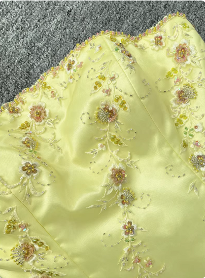 Süße Prinzessin Gelbes A-Linien-Trägerloses Perlenbesticktes Tüll Langes Ballkleid Abendkleid P4537
