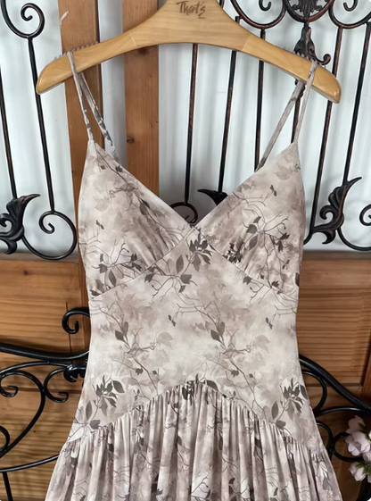 Wunderschönes Milch-Tee-farbenes Spaghetti-Träger-Kleid mit V-Ausschnitt, bedruckt, aus Satin, langes Ballkleid, Abendkleid P4538