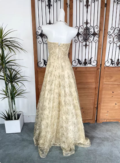 Luxuriöses Champagnergold A-Linie Trägerloses besticktes Spitze Tüll Langes Ballkleid Abendkleid P4540