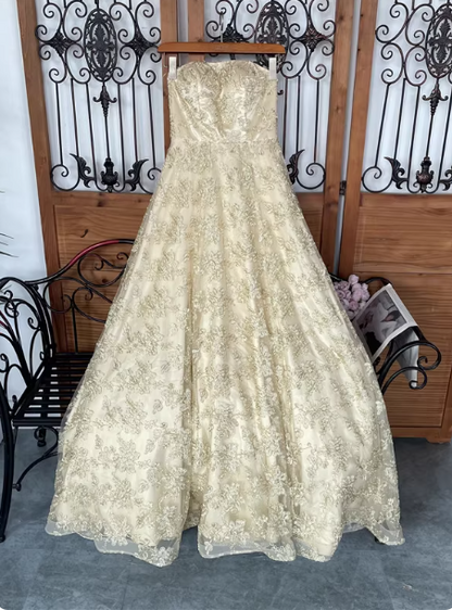 Luxuriöses Champagnergold A-Linie Trägerloses besticktes Spitze Tüll Langes Ballkleid Abendkleid P4540