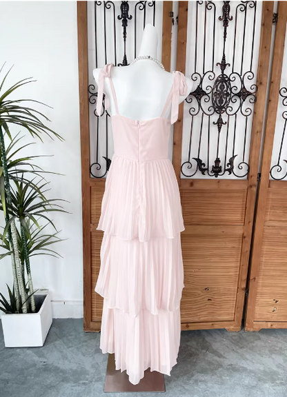 Süßes rosafarbenes mehrlagiges, gestuftes Chiffon-Maxi-Abendkleid mit Schleifenträgern P4544