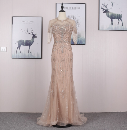 Wunderschönes Nude Pink Meerjungfrau-Kleid mit Rundhalsausschnitt, Fransenärmeln, Perlen und Tüll-Schleppe, für Abschlussball und Abend P4547