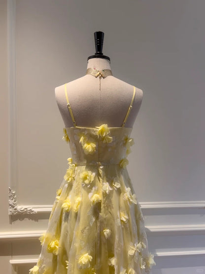 Schönes gelbes A-Linien-Abendkleid mit eckigem Ausschnitt, trägerlos, 3D-Blumen-Mesh, lang, P4055
